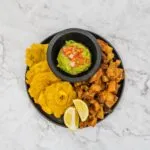 GUACAMOLE & CHICHARRON