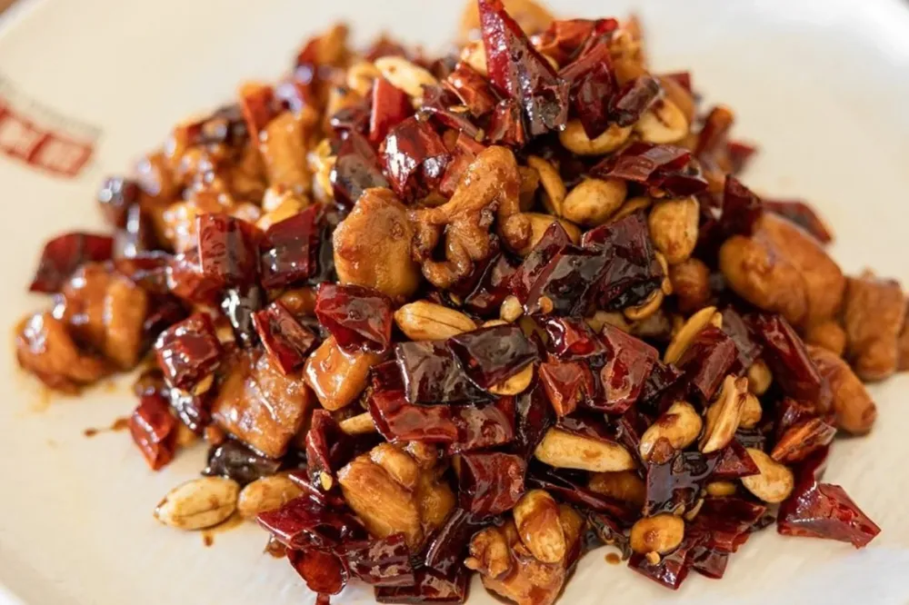 Kung Pao Chicken 宫保鸡丁（辣）