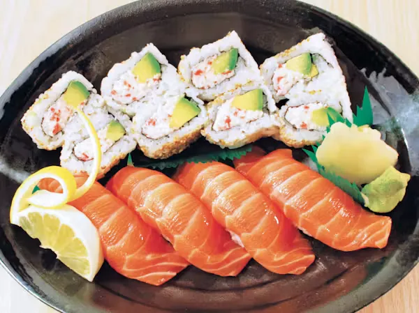 California Roll 4 Salmon Sushi